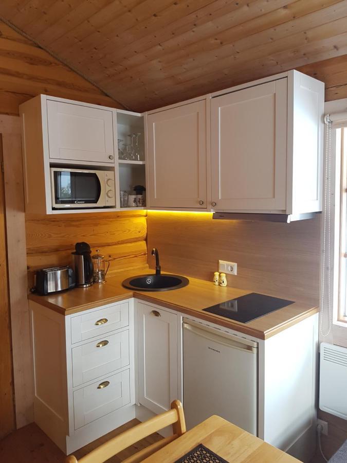 Arina Cottages Nasva Exterior photo